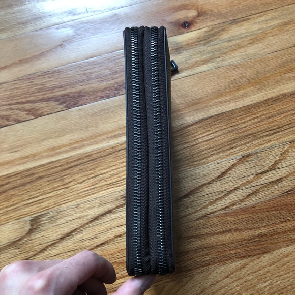 Hugo boss men’s travel wallet, Great condition - Picture 2 of 6